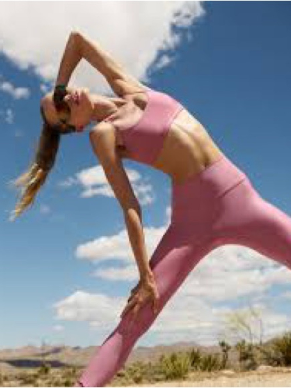 Alo Yoga- High-Waist Airlift Leggings in Hot Pink - Picture 8 of 8